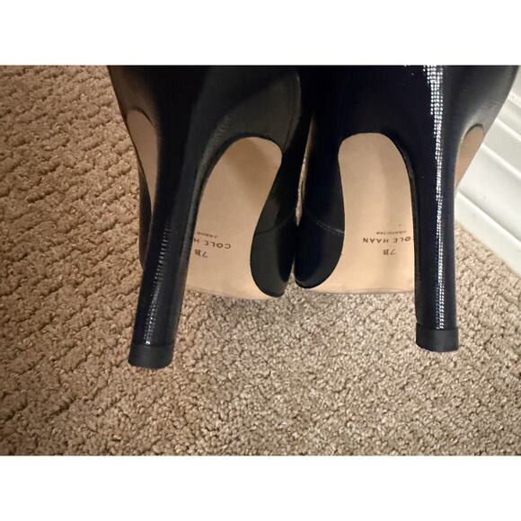 Cole Haan- Navy Blue patent leather heel- size 7 - Picture 5 of 10